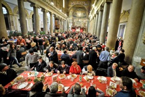 -Il-Pranzo-di-Natale-nella-Basilica-di-Santa-Maria-in-Trastevere-Roma.