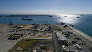 Panoramica del porto di Augusta visto dall'alto.