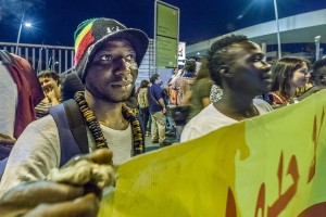 Manifestazione-di-solidarietà-con-la-nave-Aquarius-ph.-A.-Belvedere1.jpg