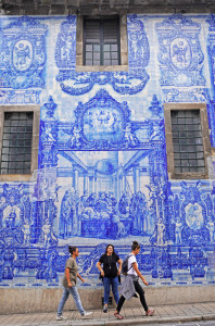 porto-chiesa-dedicata-alla-madonna-rivestita-di-azulejos