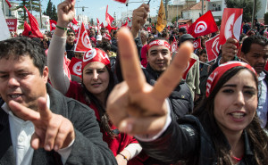 Thousands of people rally against terrorism in Tunisia
