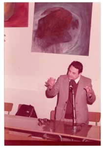Durante una conferenza, anni 70