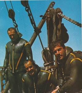 ) Al Giddins, Bruno Vailati e Stefano Carletti nella prima missione sull’Andrea Doria, 1968 (da “Andrea Doria -74”)