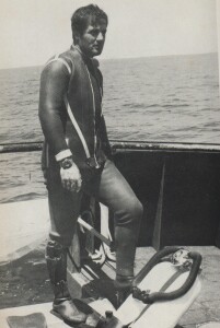 Stefano Carletti pronto all’immersione, 1968 (da “Andrea Doria -74”)