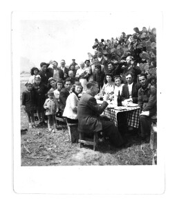 Pranzo in campagna, anni 40 (Archivio M. Pendola)