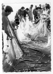 Pesca con la sciabica (dalla mostra “Noi, ragazzi a San Vito degli anni ‘70”)
