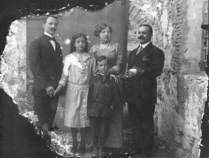 Militello Rosmarino, Famiglia borghese, anni '20 (ph. Andrea Algerì)