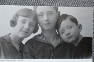 Giuseppe con i fratelli Ina e Vittorio