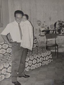 Battesimo di Daniele L. e ricevimento all’interno della nuova casa a Tripoli poco prima del rimpatrio, 1969