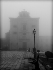 Nella nebbia l'incanto (ph. Andrea Lattuca)
