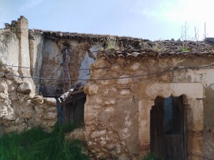   Rudere di un’antica abitazione contadina nel centro storico di Stigliano, Basilicata (foto dell’autore 2024)