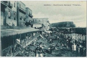 Fig. 27 Bagnoli, Stabilimento balneare Tricarico, cartolina d’epoca, fine Ottocento 