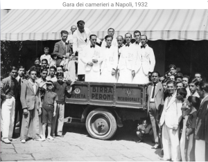 Gara dei camerieri nelle strade di Napoli, 1933