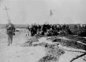 Processione religiosa alla tonnara Saline di Sardegna, primi del 900 (dal volume “La tonnara Saline” di S. Rubino)