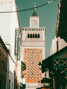 Minareto della Moschea Al-Zaytouna, che domina il paesaggio da Rue Sidi Ben Arous (Ph. Davide Renda)