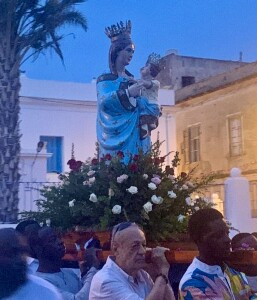 Il simulacro della Madonna di Trapani portata in processione (ph. Gloria Frisone)