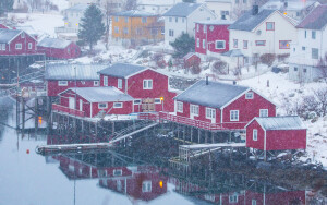 Norvegia, borgo nel fiordo (ph. Seby Scollo)