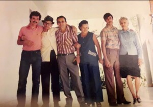 da sinistra, Michele Santoro, Domenico Antonio Santoro con il cappello, Carlos Santoro, Daisy moglie di Carlos, un familiare, Soila moglie di Domenico Antonio (Varadero, gennaio 1976).