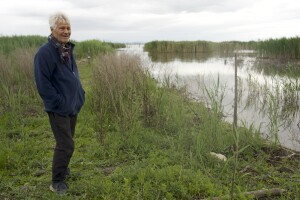 Orlando Zoppitelli mentre racconta il canneto, 18 maggio 2023, foto di Elisa Rondini.