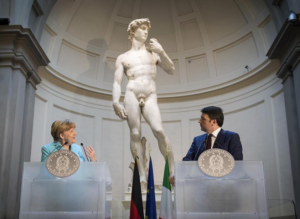 Un uso politico del David di Michelangelo. Matteo Renzi e la cancelliera Angela Merkel alla Galleria dell’Accademia di Firenze (2015)