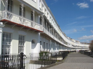  Figura 6: Royal Crescent, edificio eretto nel 1771 e completato nel 1820, Bristol Inghilterra.