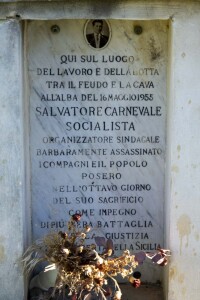 Lapide Commemorativa posta 8 giorni dopo il delitto del sindacalista.(ph. Angelo Pitrone)