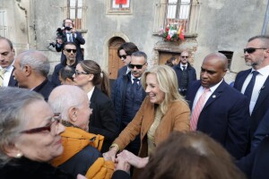 La first lady, Jill Tracy Jacobs Biden a Gesso nel Messinese