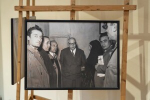 Francesca Serio con Il segretario del Partito Socialista Italiano, di cui Salvatore faceva parte, Pietro Nenni.     