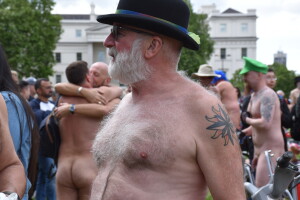 La piazza e la vita nuda (ph. Tiziana Sparacino)